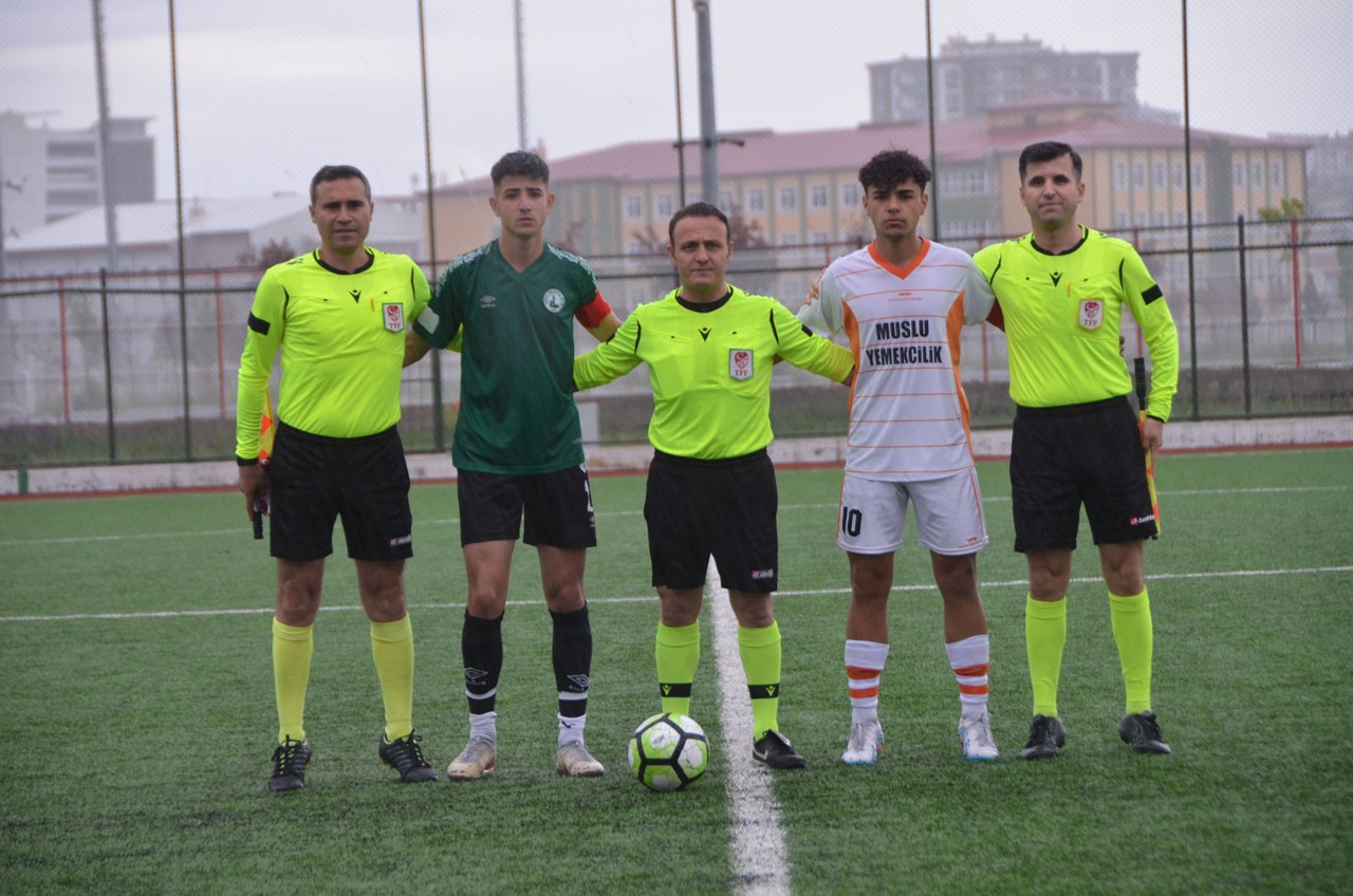 MÜŞTERİ VE TRİYOSUNDAN GÜZEL YÖNETİM
