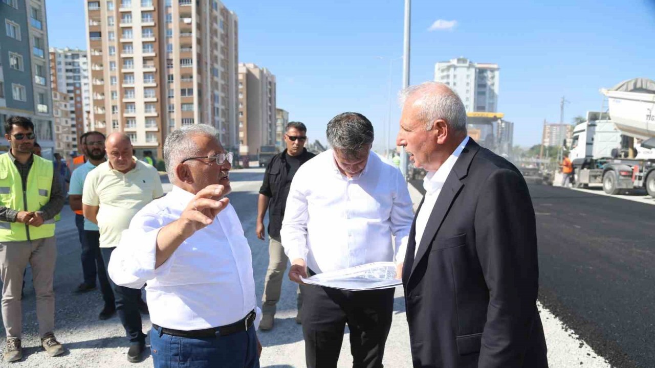 Başkan Büyükkılıç,  asfalt yapımına başlanan 60 milyon TL’lik yolda incelemelerde bulundu