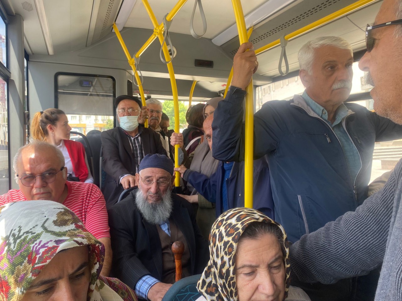 VATANDAŞ SIKIŞ TIKIŞ