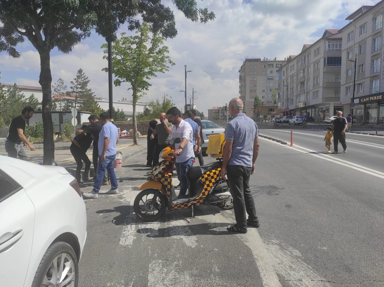 ENGEL OLMAK İSTEDİ TEPKİ TOPLADI