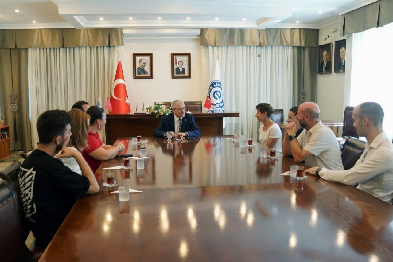 Rektör Budak,  Egeli ekibi ağırladı