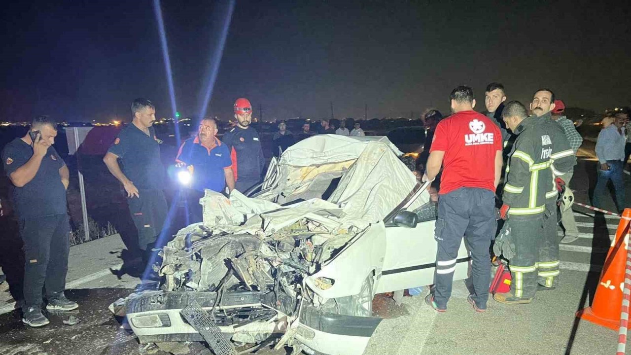 Aksaray’da otomobil kamyonetle çarpıştı: 1 ölü,  2 ağır yaralı