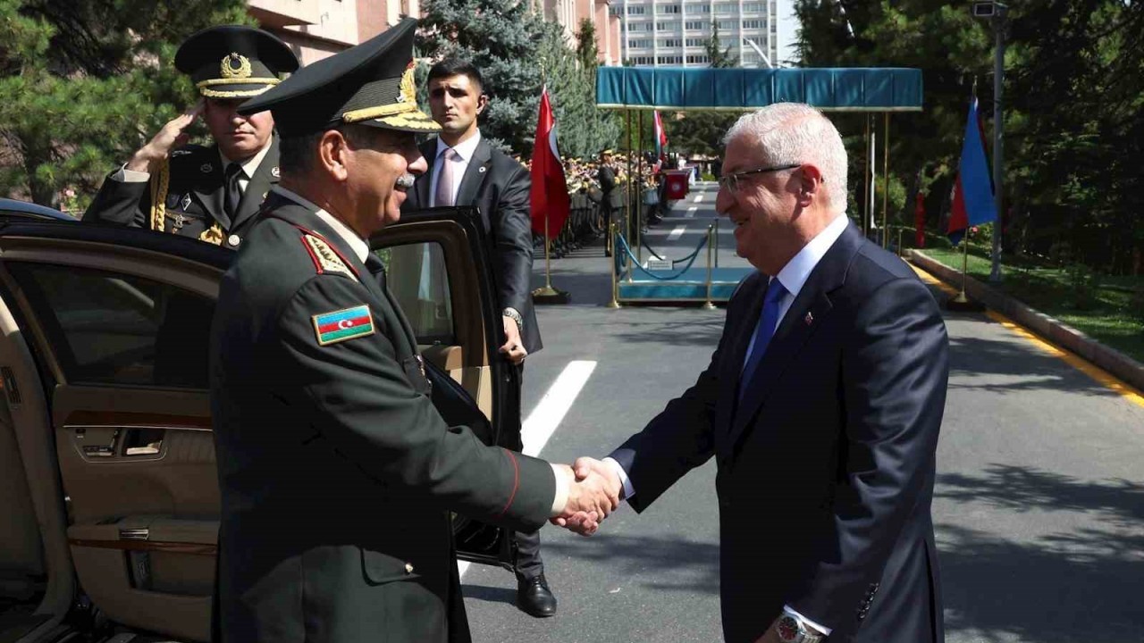 Bakan Güler,  Azerbaycanlı mevkidaşı ile bir araya geldi
