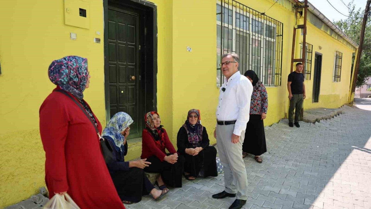 Başkan Özdoğan esnaf ve vatandaşlarla birlikte