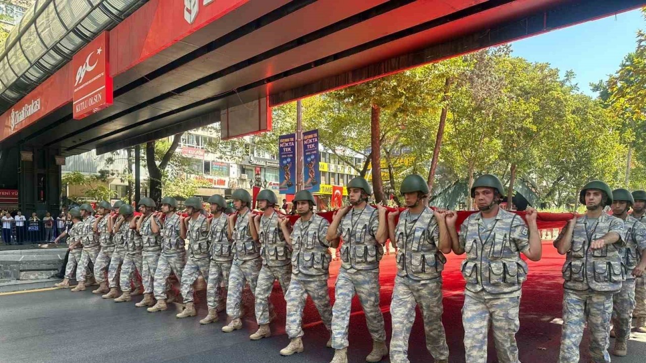 Başkentte 30 Ağustos Zafer Bayramı yürüyüşü