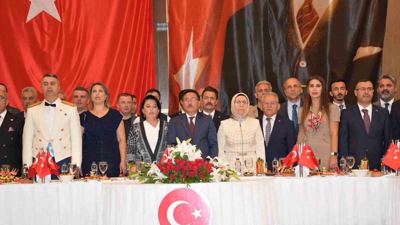Kayseri’de 30 Ağustos Zafer Bayramı resepsiyonu düzenlendi