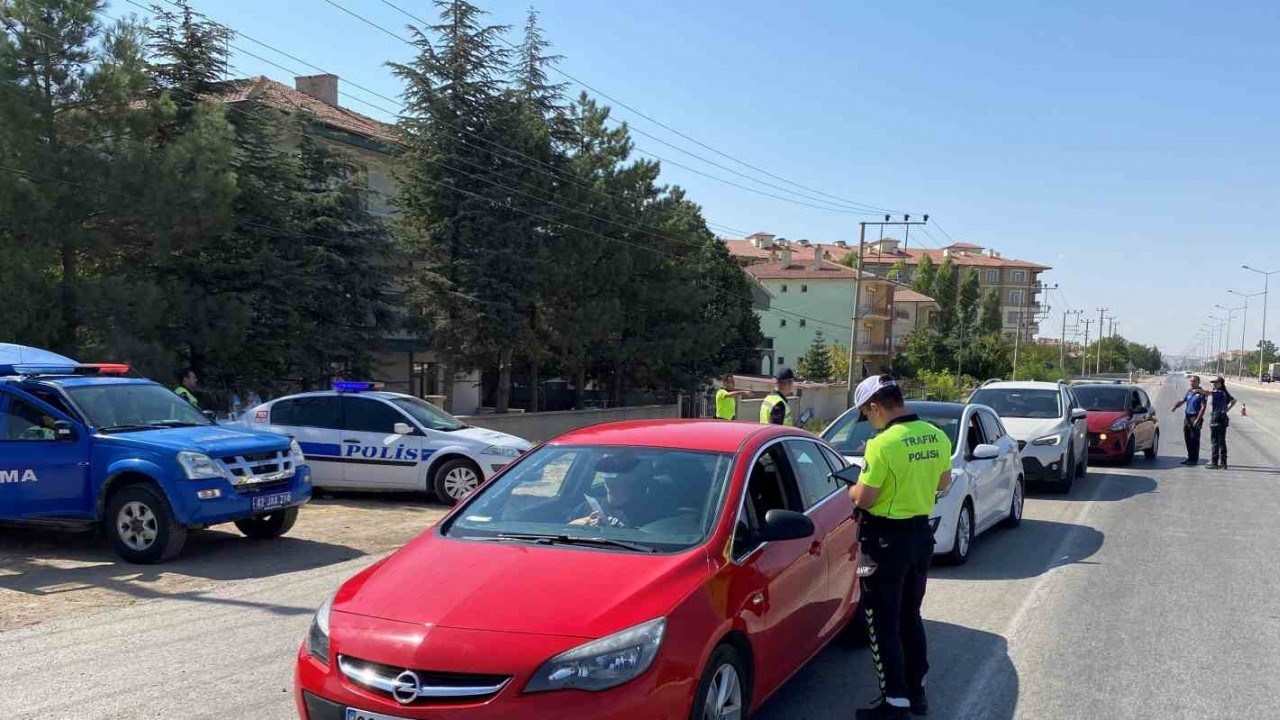 Kulu’da jandarma ve polisin denetimleri devam ediyor