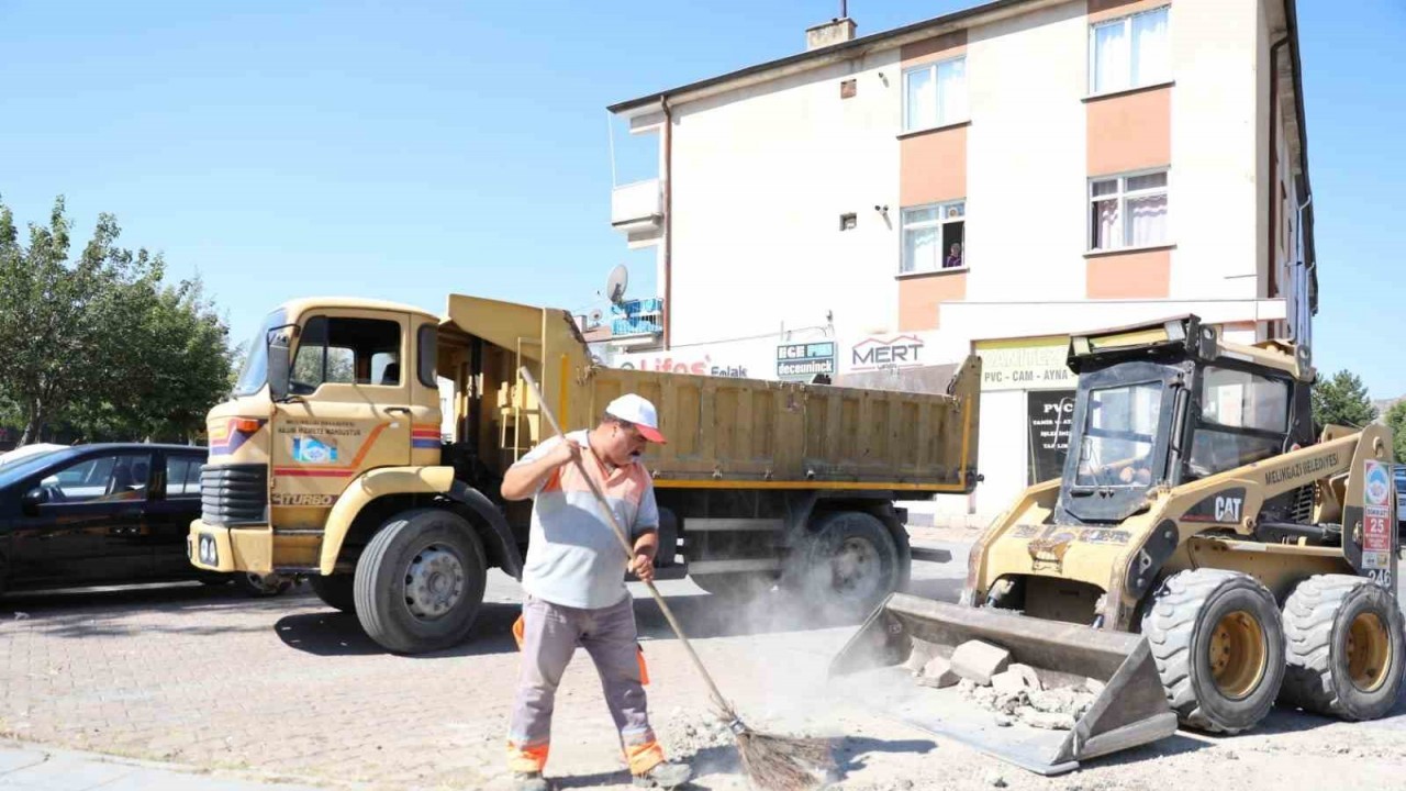 Melikgazi mahallelerde genel temizlik çalışmasına başladı