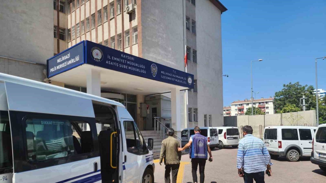 Melikgazi Zabıtası Dilencilere Göz Açtırmıyor