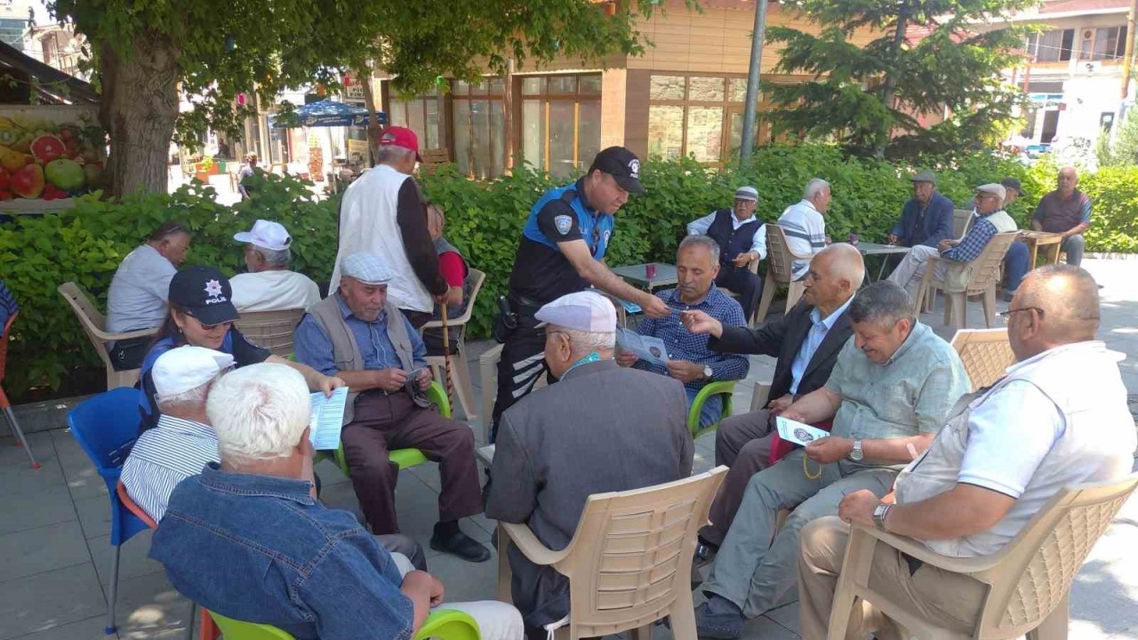 Polis vatandaşları ’İletişim Yoluyla Dolandırıcılık’ Konusunda Uyardı