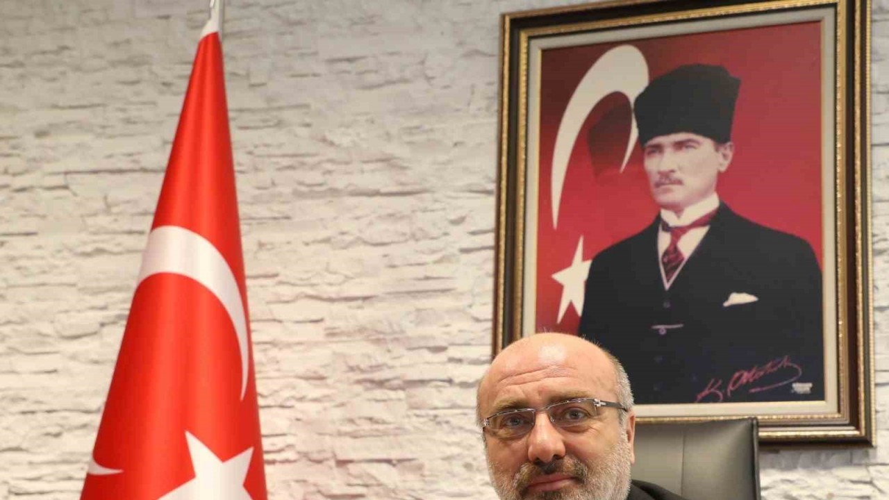Rektör Karamustafa: "Kahraman milletimiz,  dünyanın en büyük kahramanlık destanlarından birine imza atmıştır"