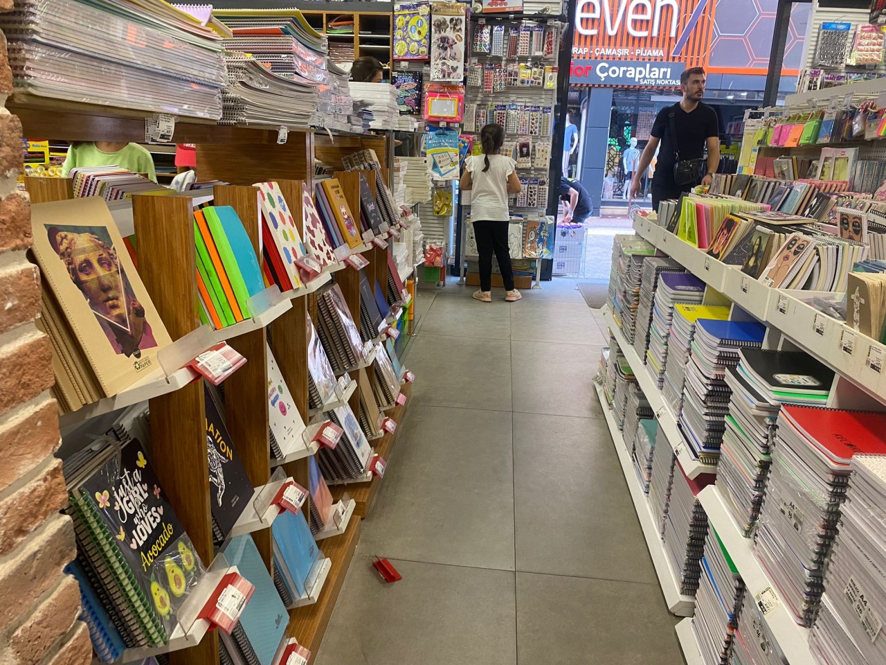 KIRTASİYELERDE YOĞUNLUK BAŞLADI