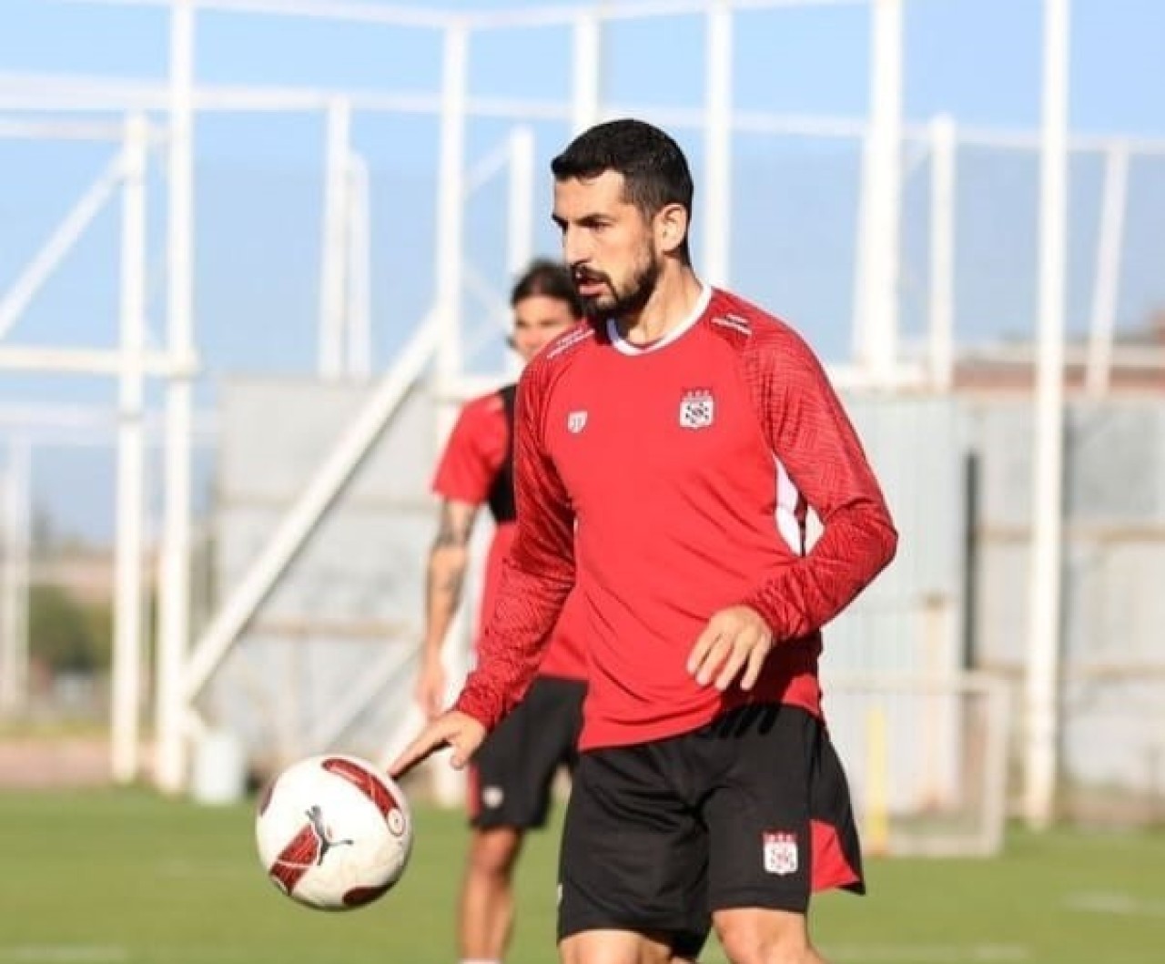 BAŞSAN DÖNÜYOR