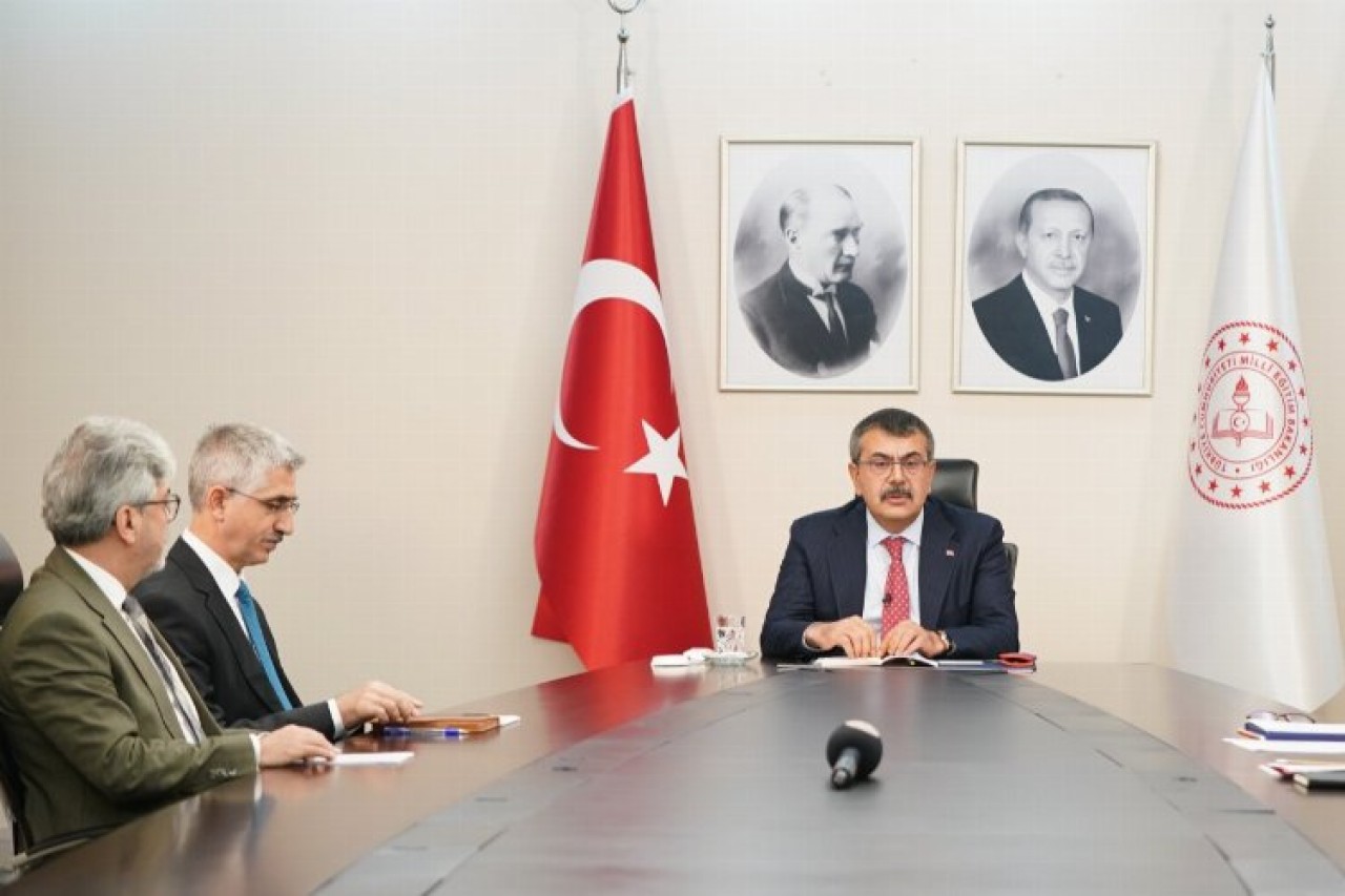 Bakan Tekin,  EBA canlı yayınında öğretmenlere hitap etti