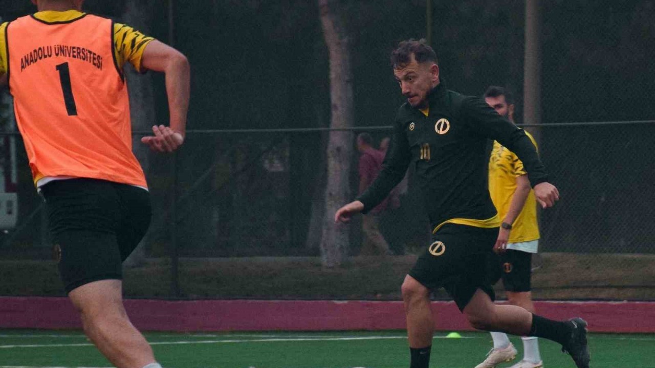 Anadolu Üniversitesi Spor Kulübü,  Sapanca Gençlikspor maçına hazırlanıyor
