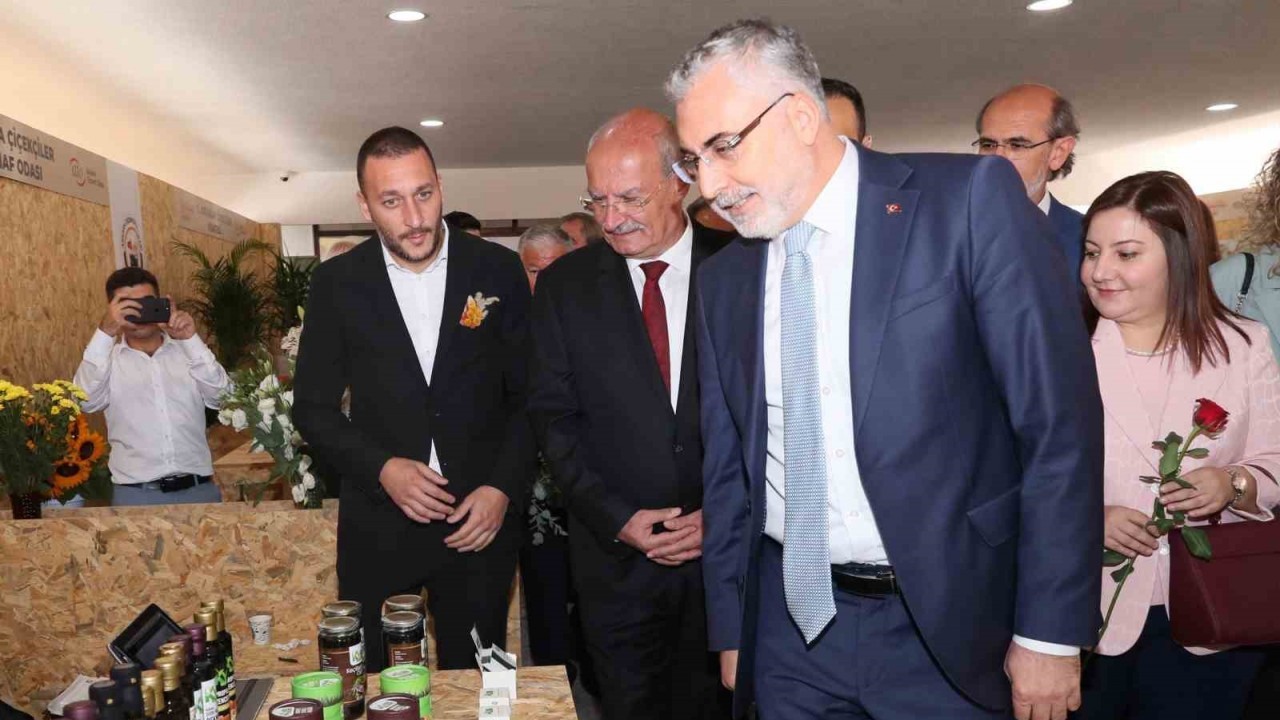 ATO’nun girişimleriyle ‘Aktarlık ve Çiçekçilik’ geleneksel meslekleri belgelendi