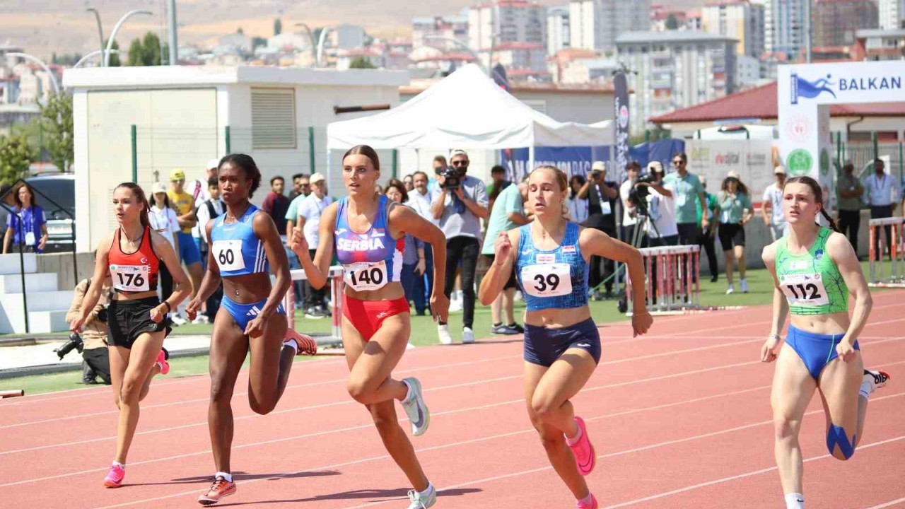 Balkan U18 Atletizm Şampiyonası Sivas’ta başladı