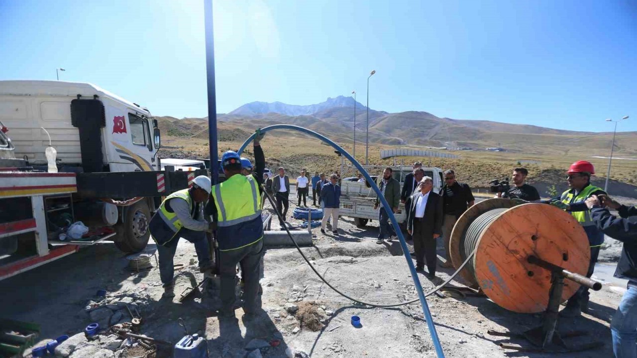 Başkan Büyükkılıç jeotermalde kararlı: Yeni hedef 420 metre