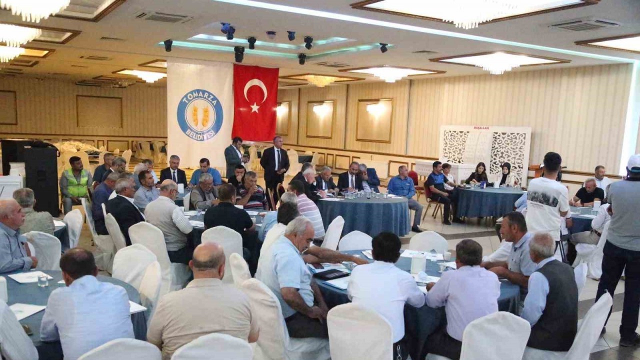 Başkan Büyükkılıç,  Tomarza’da muhtarlarla buluştu