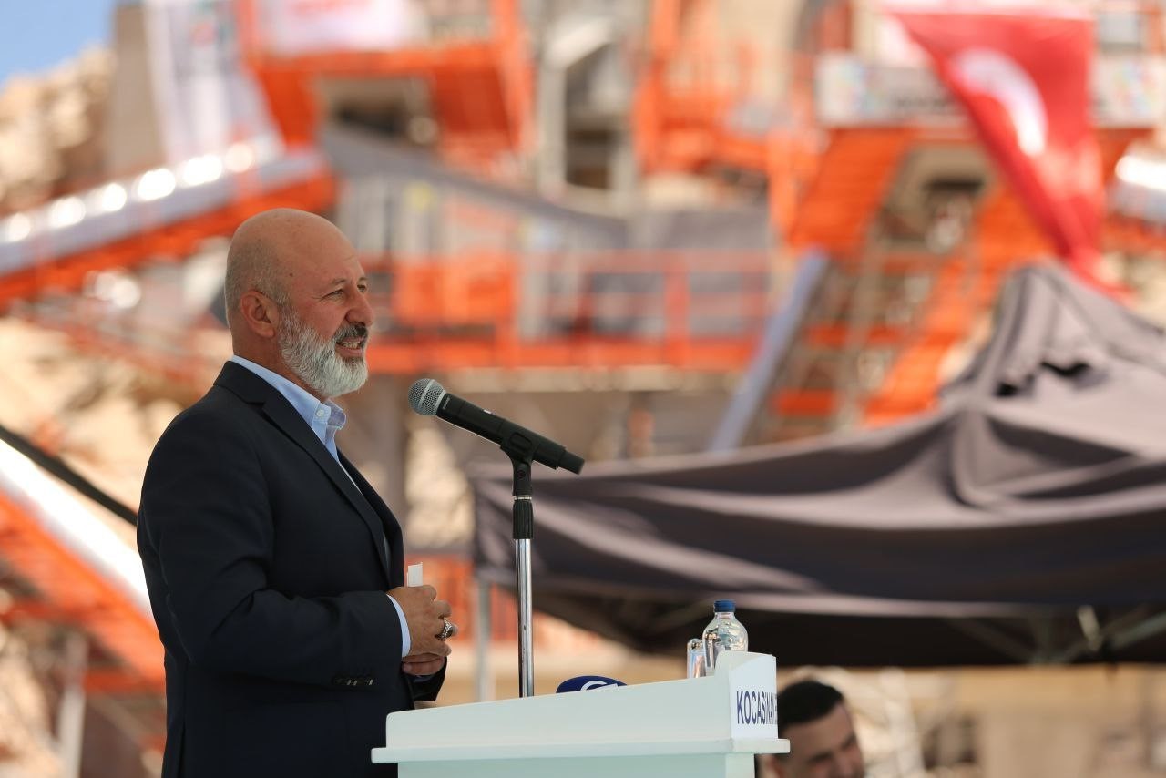 Başkan Çolakbayrakdar,  “Kendi elektriğimizi üreterek,  milli gelire büyük katkı sağlayacağız”