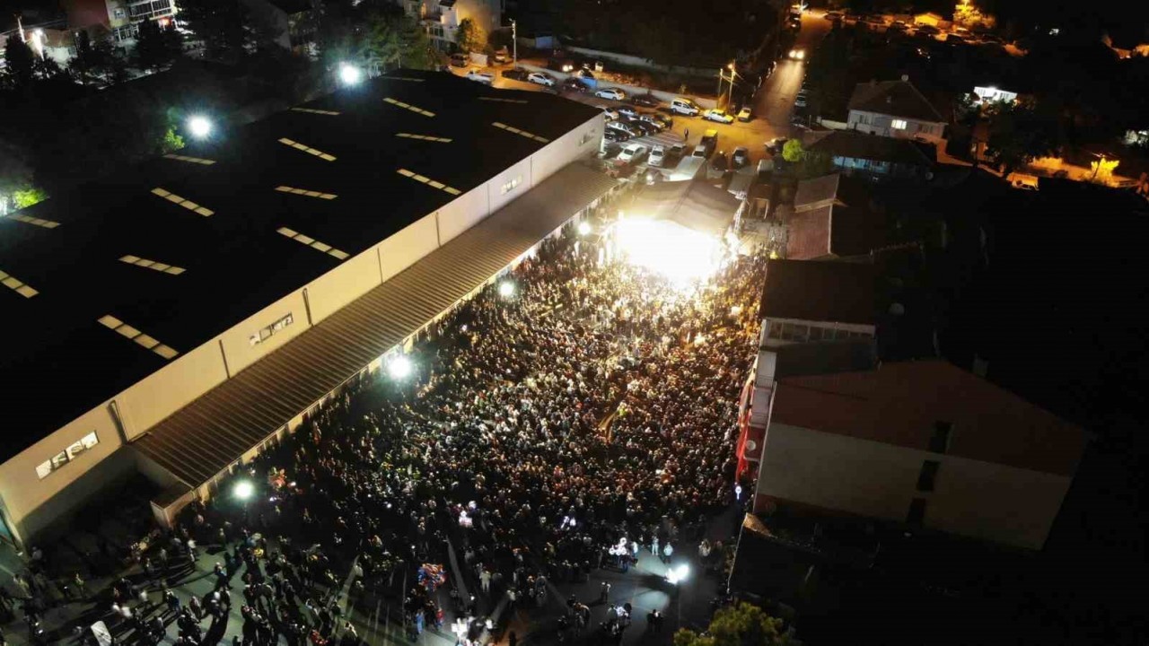 Beylikovalılar konserlerle eğlence dolu bir akşam yaşadı