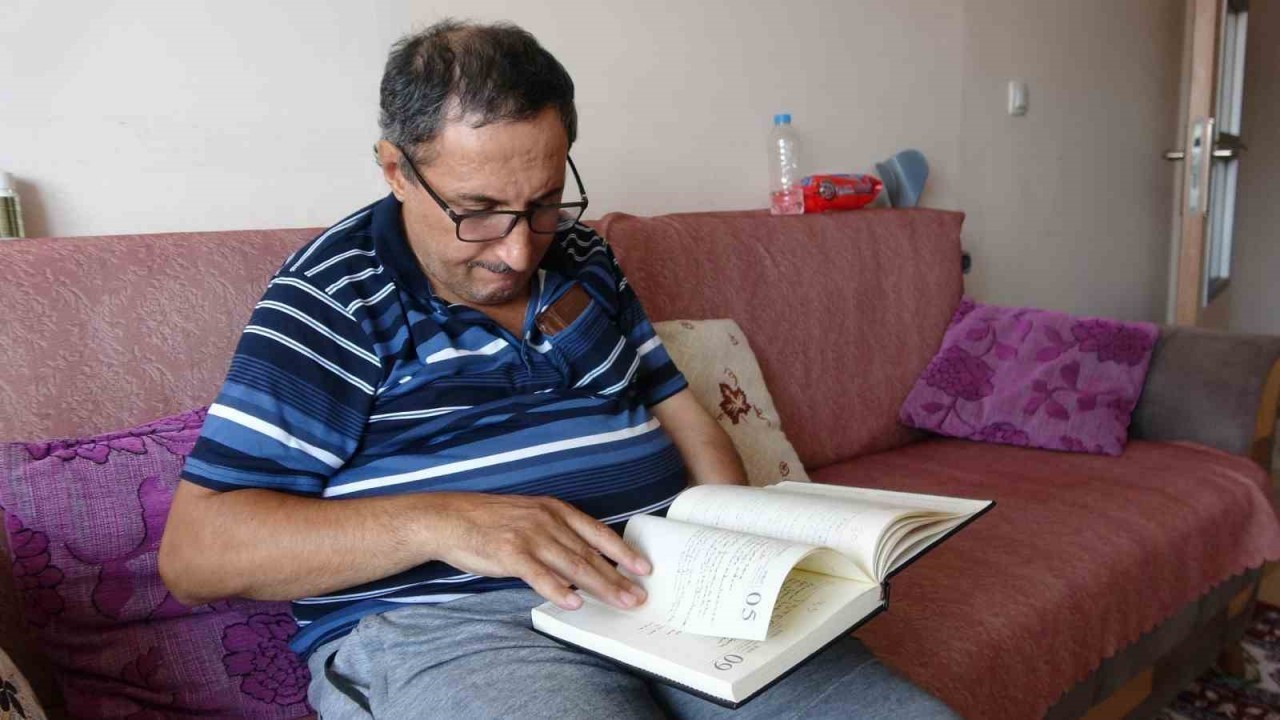 Bir aşkla başladı,  yüzlerce beste yazdı