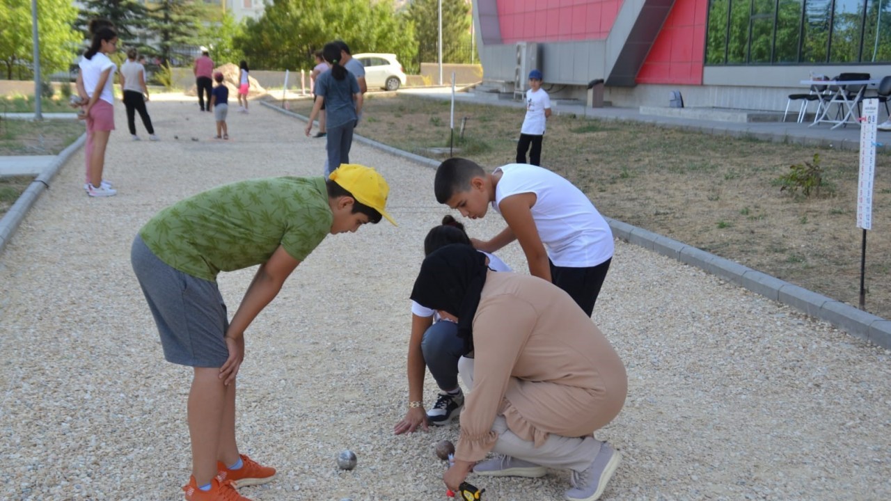 Bocce petank çiftler yarışması