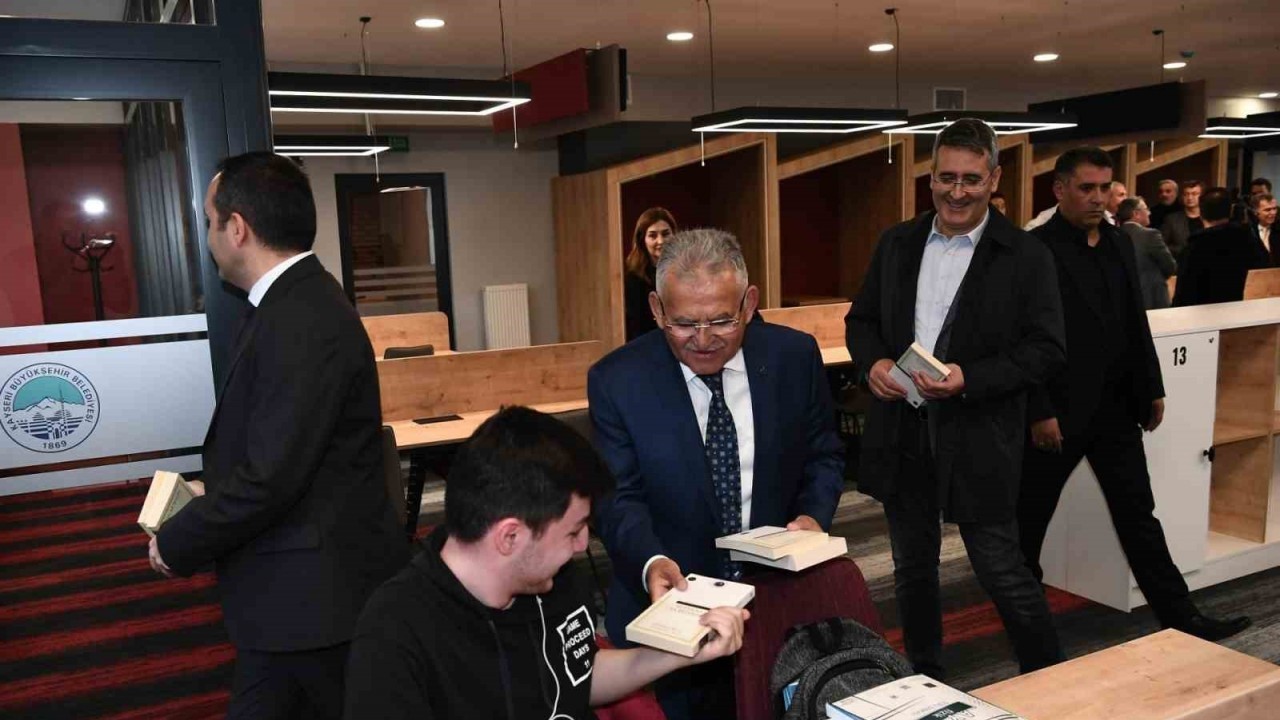 Büyükşehir Belediyesi,  11 kütüphanesi ile gençlerin ilgi odağı oluyor