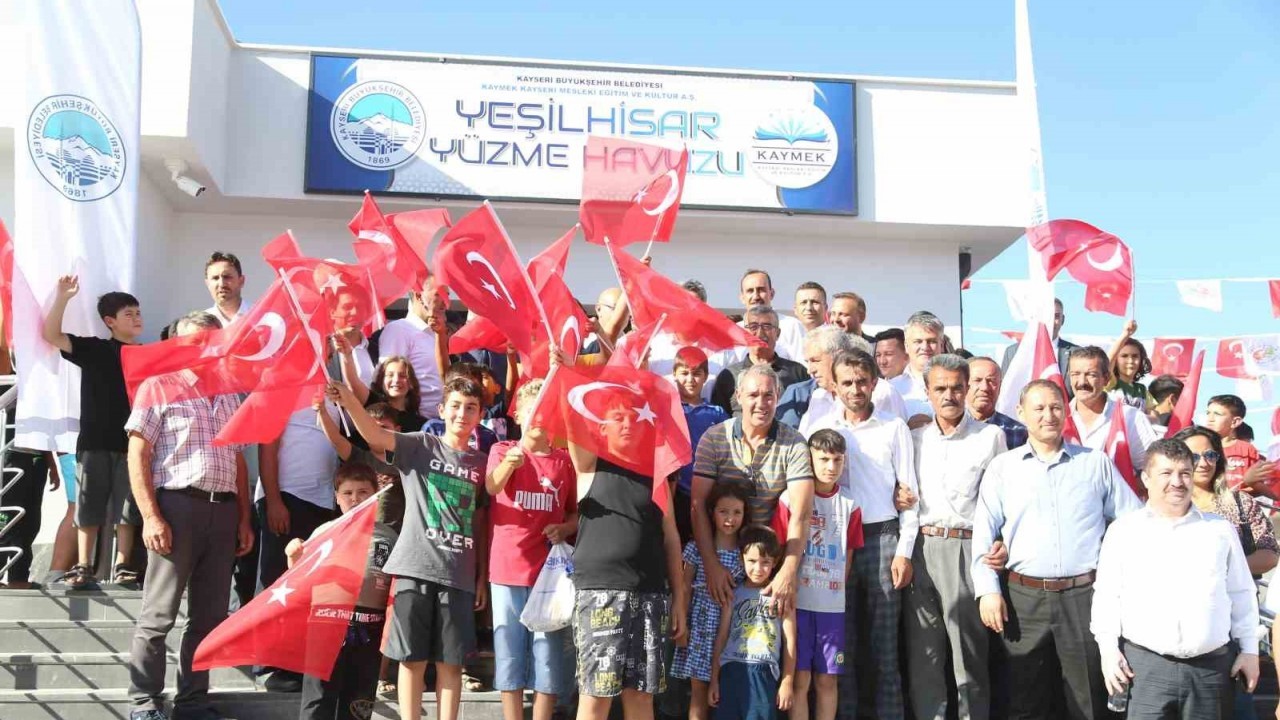 Büyükşehir’in Yeşilhisar Yüzme Havuzu’na yoğun ilgi