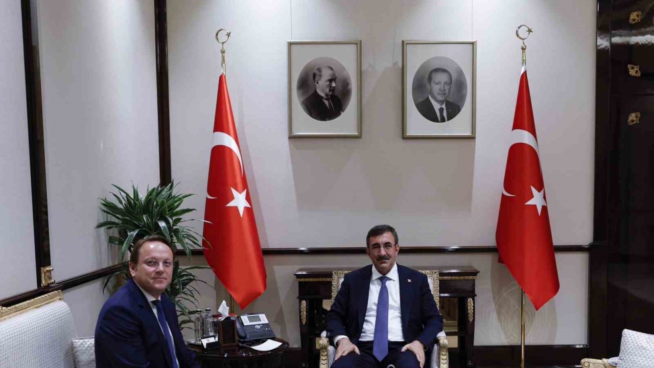 Cumhurbaşkanı Yardımcısı Yılmaz,  AB Komisyonu Komşuluk ve Genişlemeden Sorumlu Komiseri Oliver Varhelyi’i ağırladı