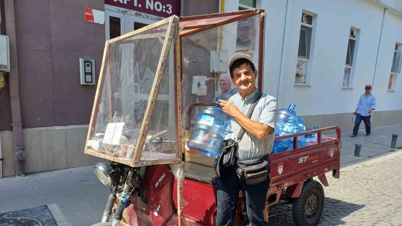 Damacana su dağıtarak sağlıklı kalıyor