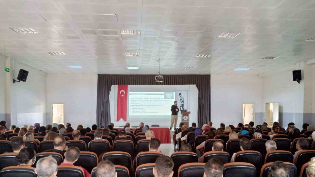 “En İyi Narkotik Polis Anne” projesi kapsamında öğretmenlere eğitim verildi