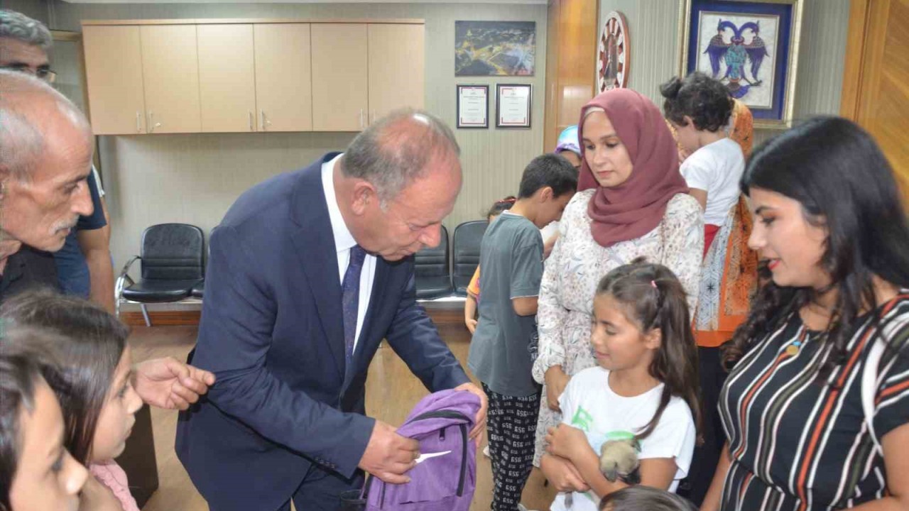 Ereğli Belediyesi’nin kırtasiye desteği bu yıl da sürüyor