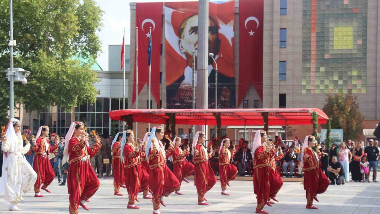 Eskişehir’in 101’inci kurtuluş yılı törenle kutlandı