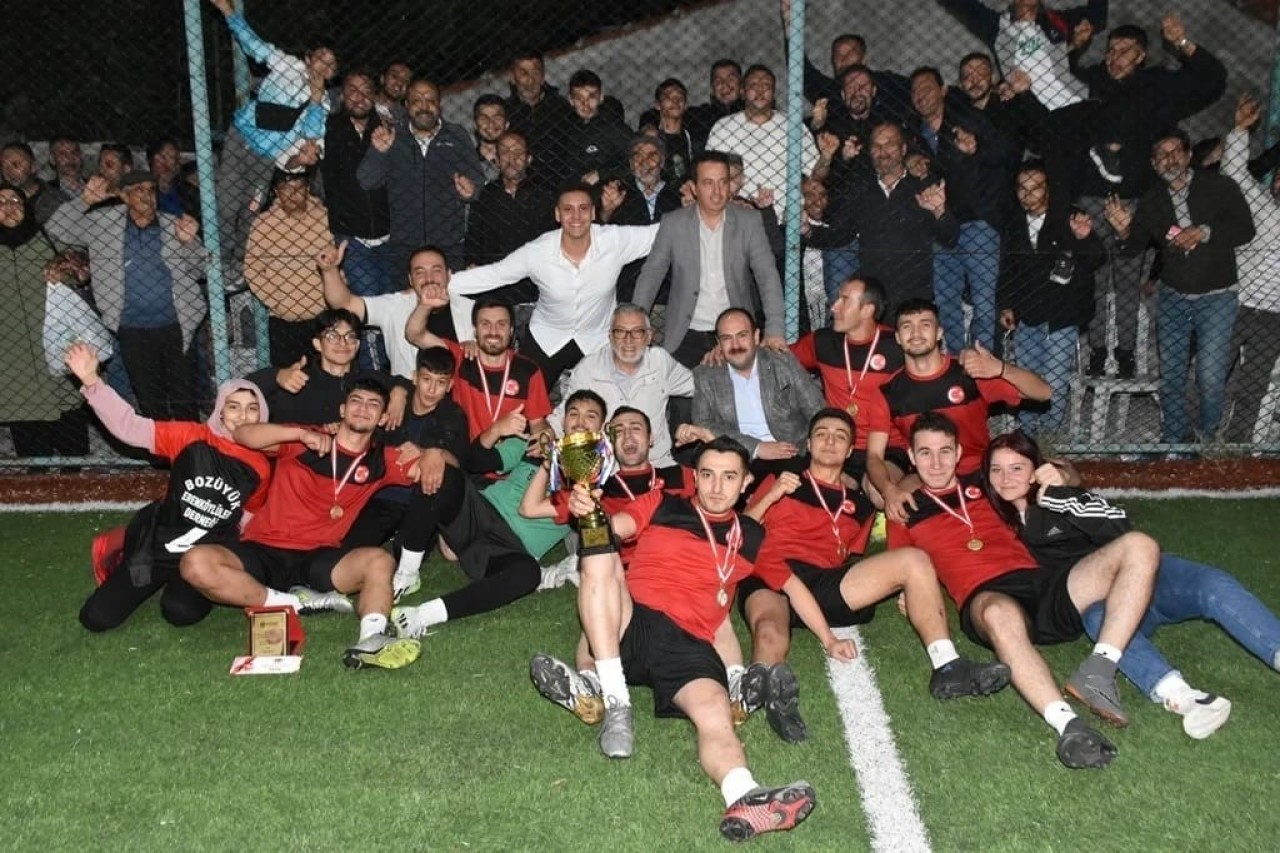 Geleneksel Halı Saha Futbol Turnuvası’nın şampiyonu Erenköy oldu