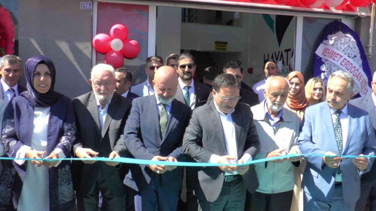 Hayata Dokunanlar Derneği,  ihtiyaç sahiplerinin yanında
