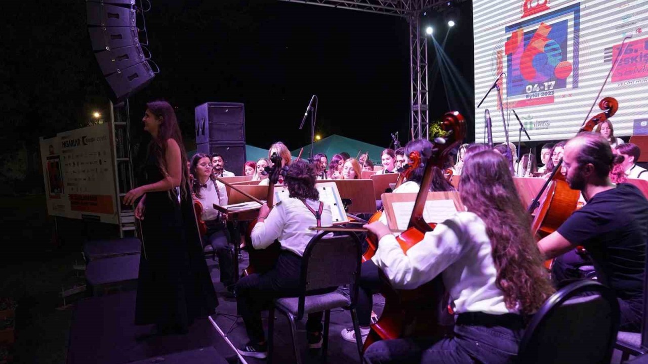 İki elin sesi var çocuk orkestrasından muhteşem konser