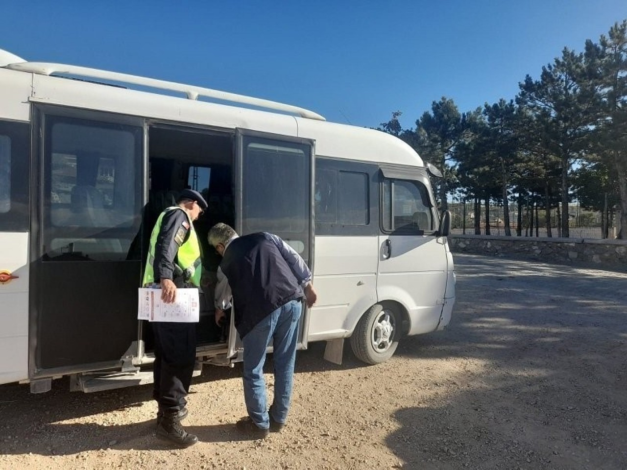 Jandarma’dan okul servislerine denetim