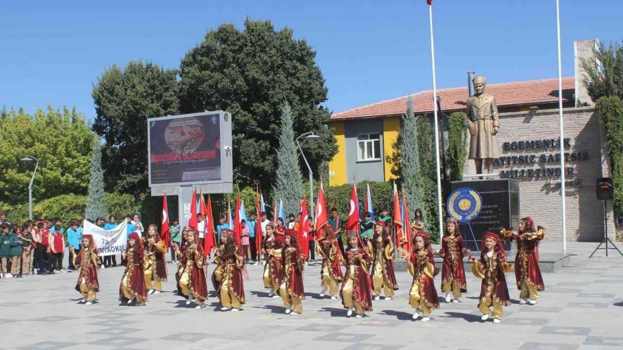 Karapınar’da İlköğretim Haftası kutlandı
