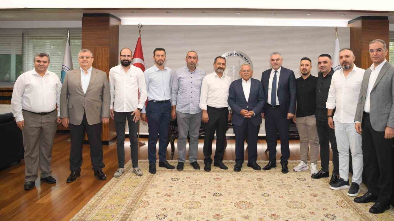 Kayseri Emlakçılar Odası heyetinden Başkan Büyükkılıç’a ziyaret