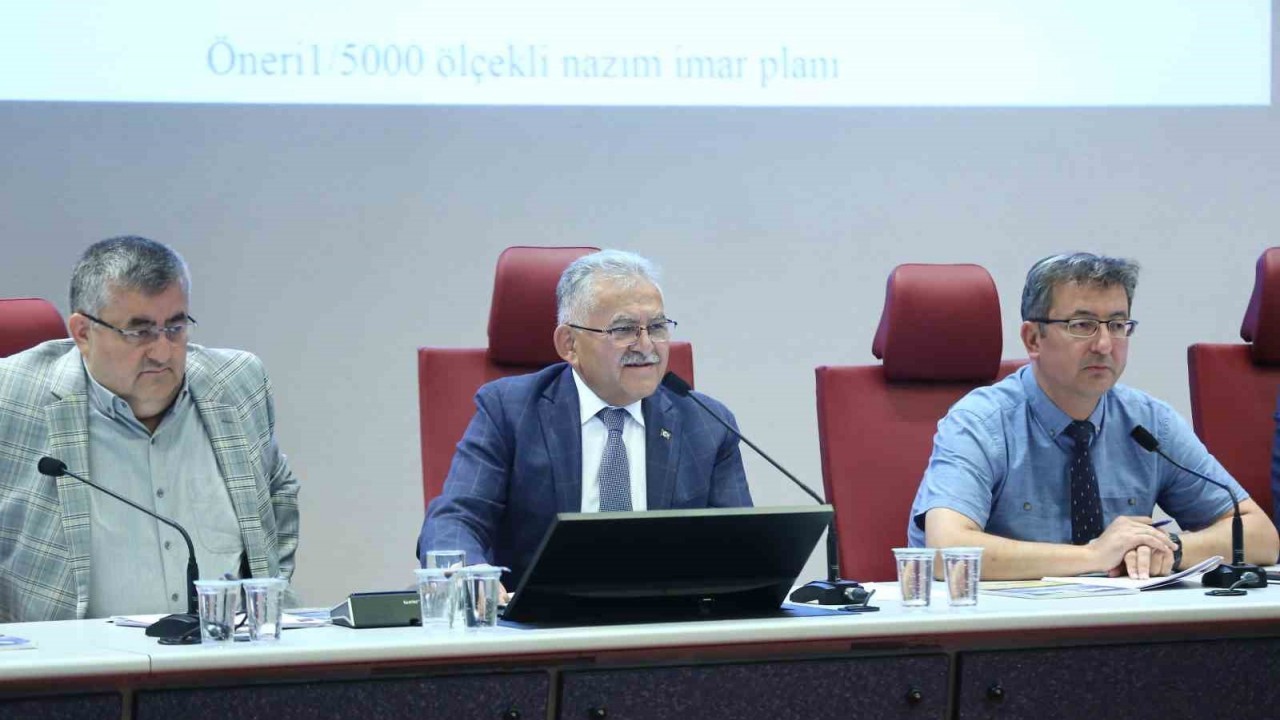 Mehmet Özhaseki ismi bulvara verilecek
