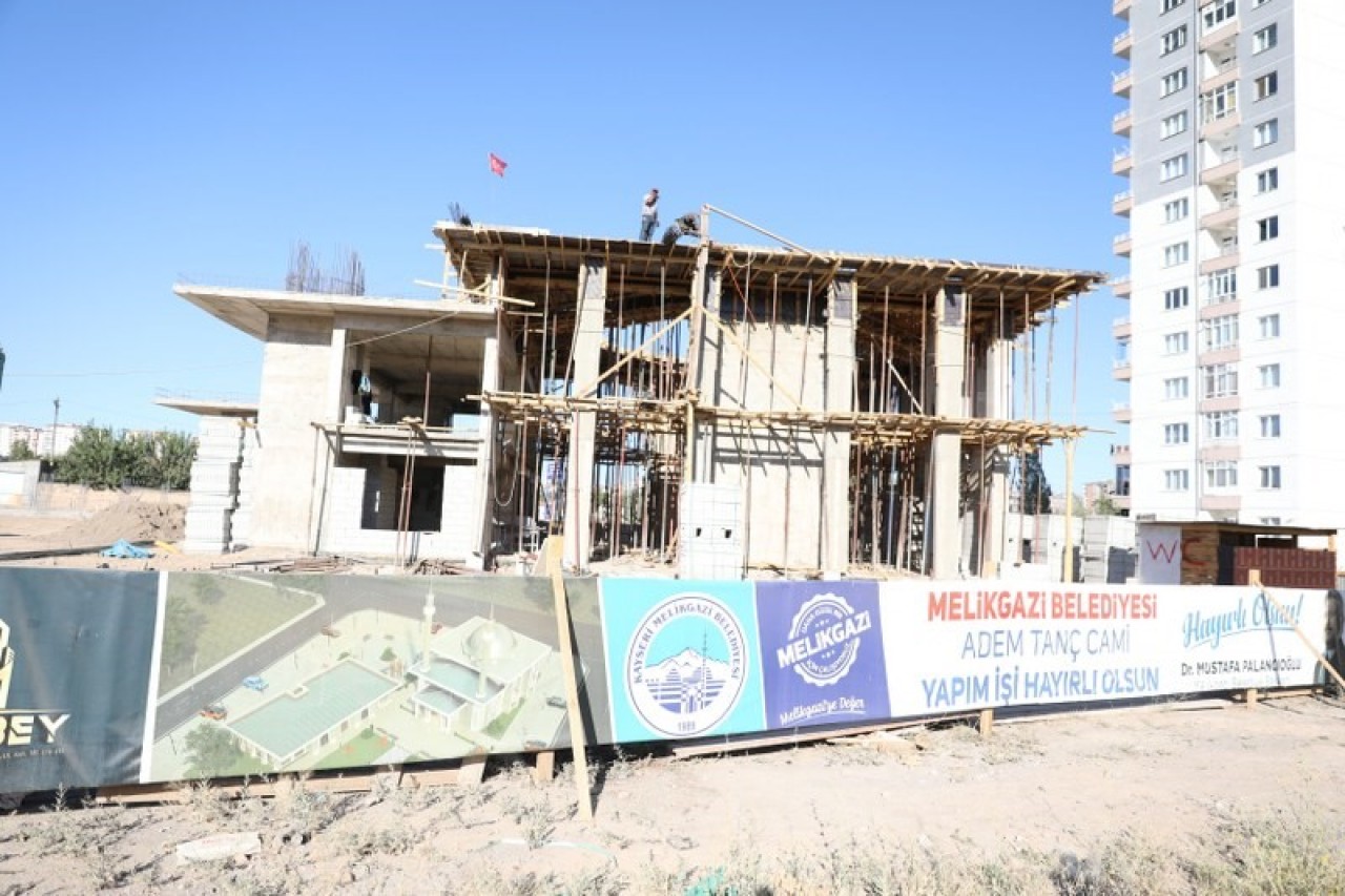 Melikgazi Belediyesi,  Adem Tanç Cami’nin yapımına devam ediyor