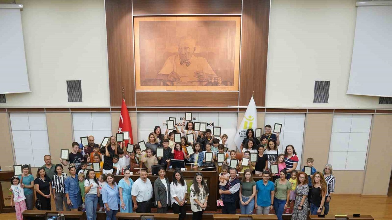Minik izcilere katılım belgeleri verildi