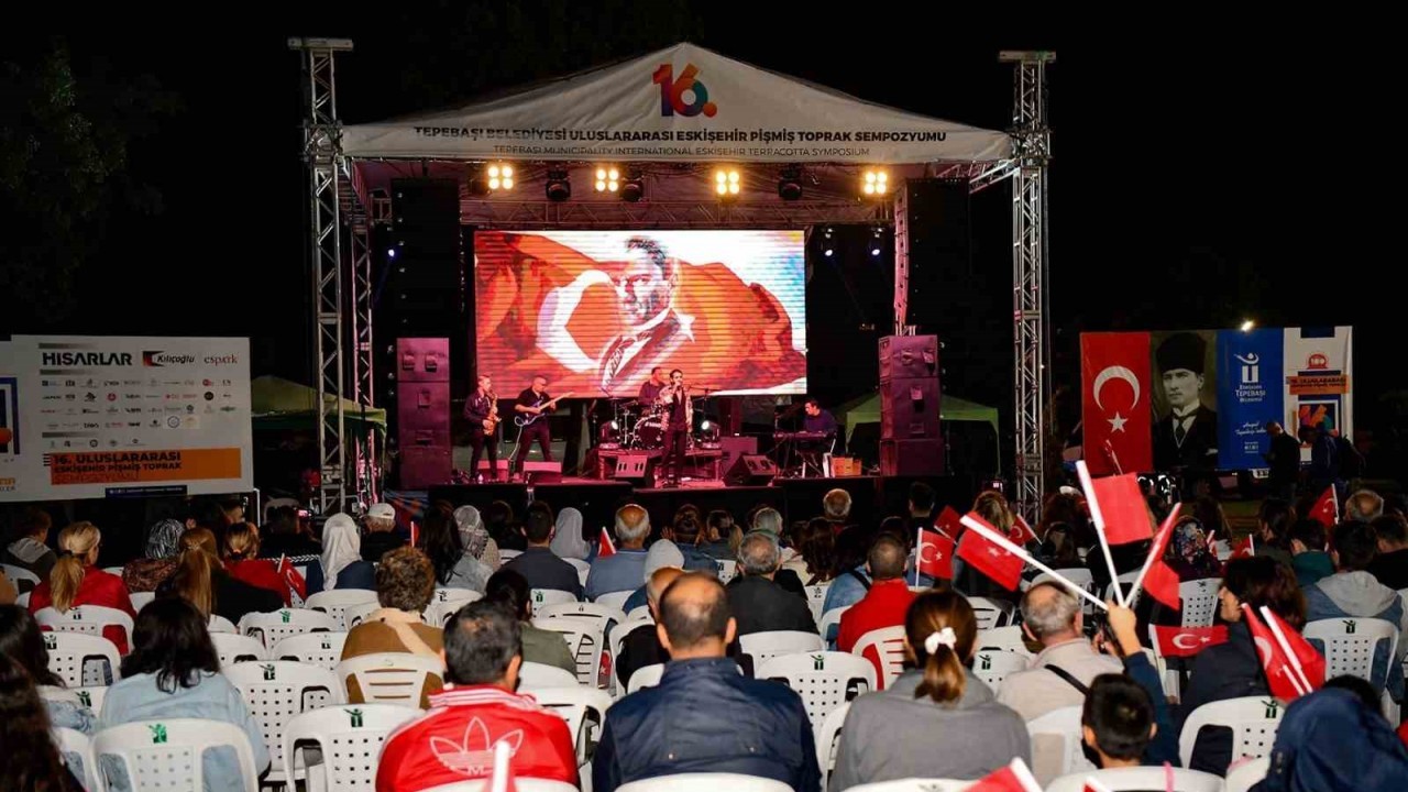 Müzikseverler İmançer ile keyifli bir akşam geçirdi