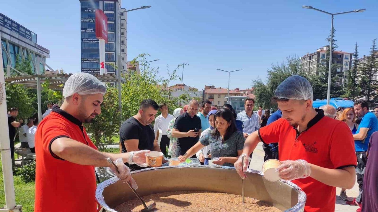 Niğde Barosu’ndan aşure ikramı