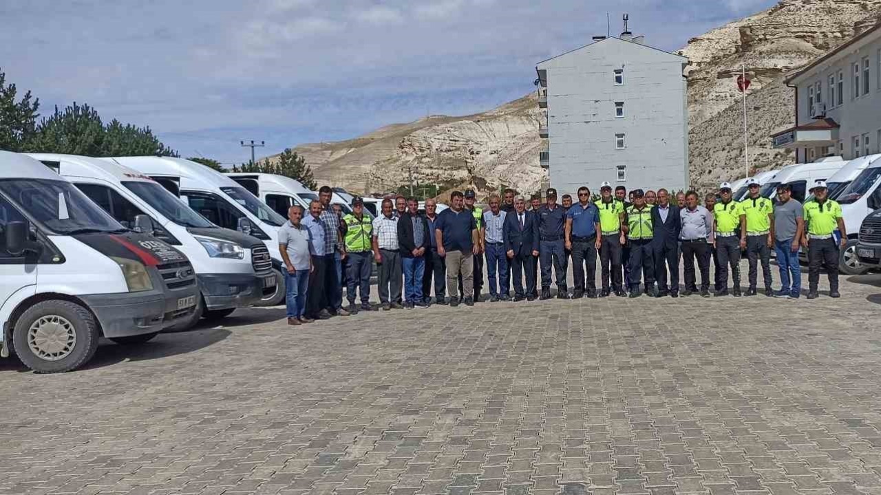 Okul servisi sürücülerine seminer