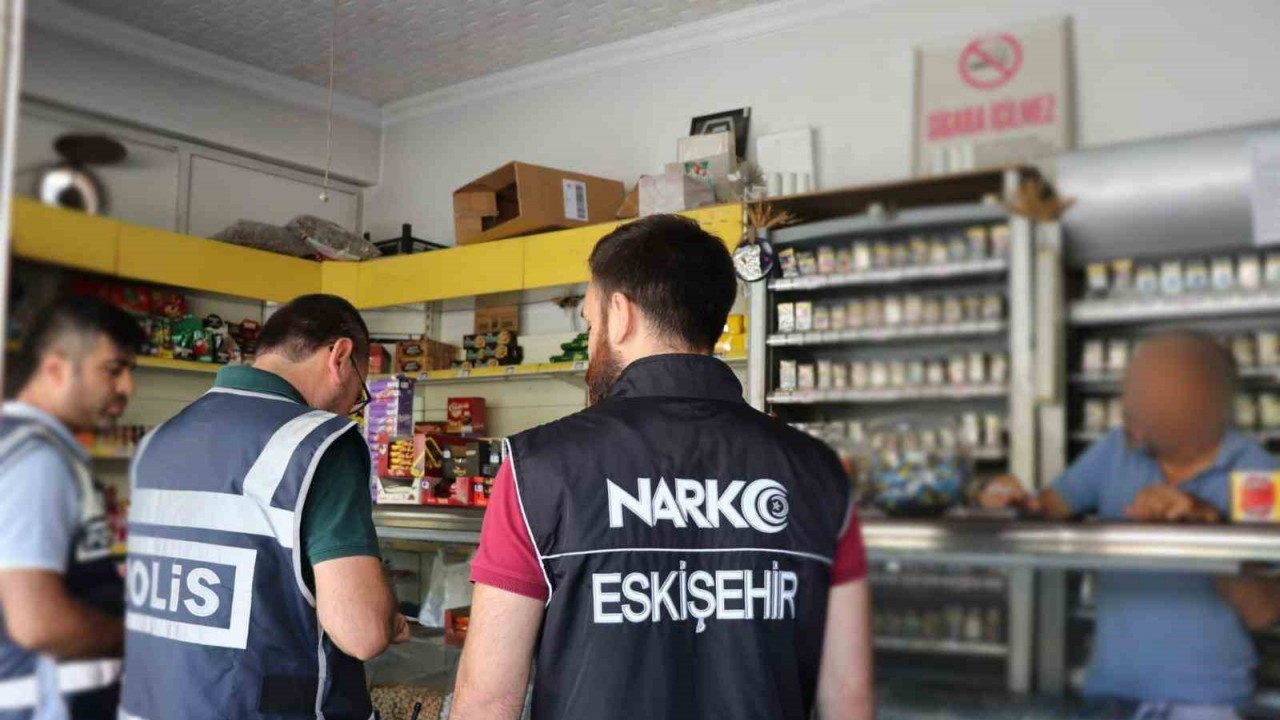 Polis ekipleri okul çevrelerinde denetimi arttırdı