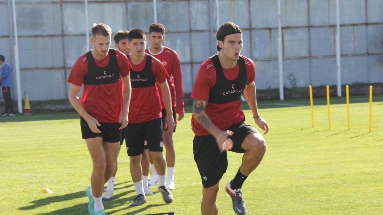 Sivasspor istasyon çalıştı