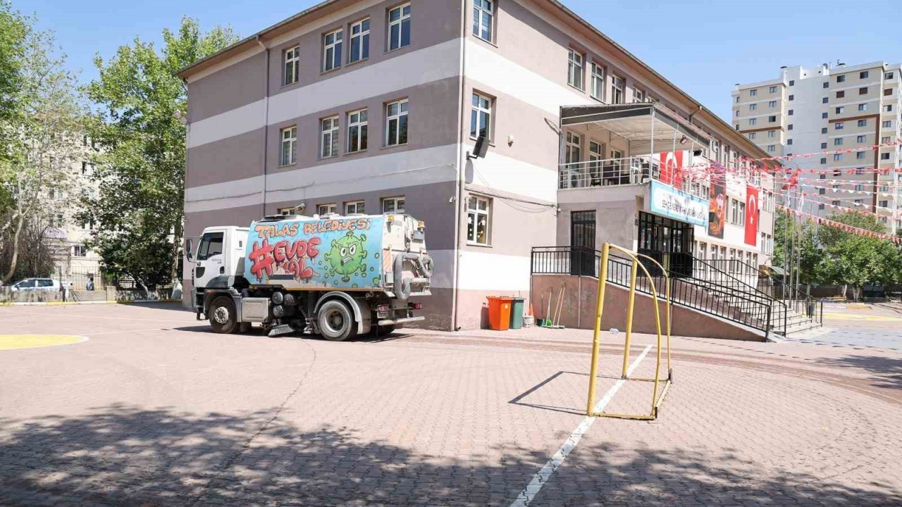 Talas Belediyesi,  okulları yeni döneme hazırladı