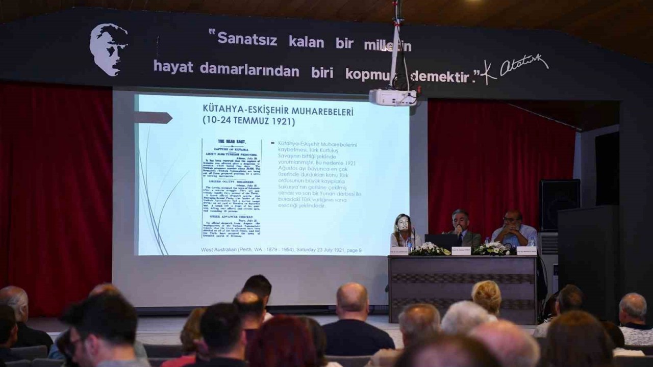 Tepebaşı’nda Cumhuriyet ve Eskişehir konferansı
